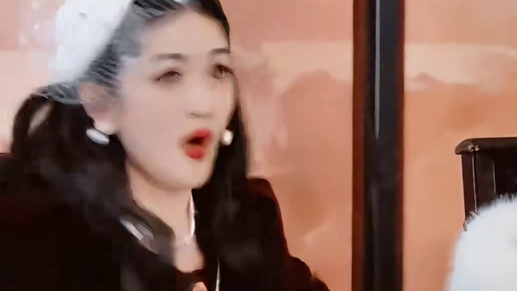 谢娜：你睡醒会被自己美到吗？娜扎：我天生丽质！