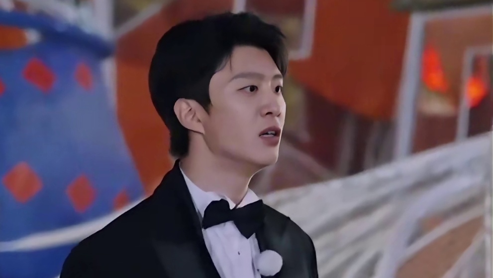 范丞丞：坏消息是接我的人来了！更坏的消息是接我的人不认识我！