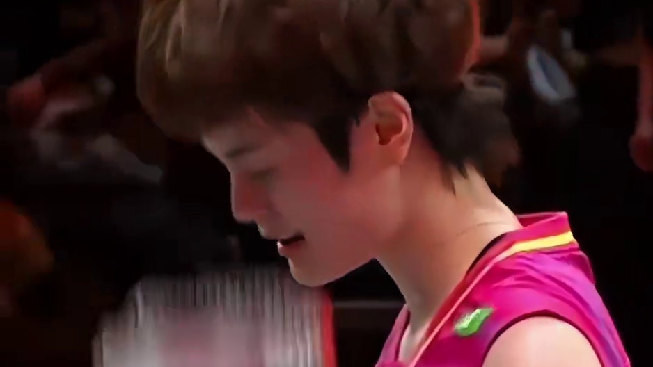 恭喜王祉怡突破心魔，力克安洗莹斩获全英首冠！十连败终成过往，大山终被翻越。赛后心愿简单：今天不出操
