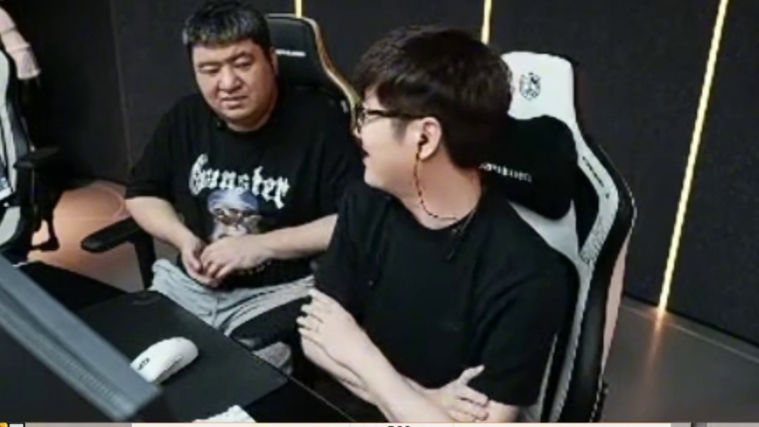 实力和外设没有关系 宠儿用的GPW2，网吧鼠标垫，回归赛场了依旧carry。#CFPLS27 #20