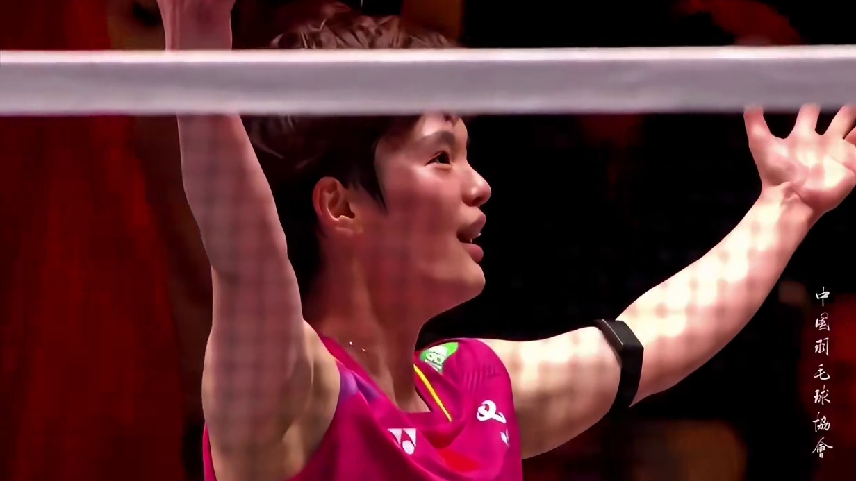 只要努力，成功就不会缺席！祝贺王祉怡成为女单全英赛冠军！