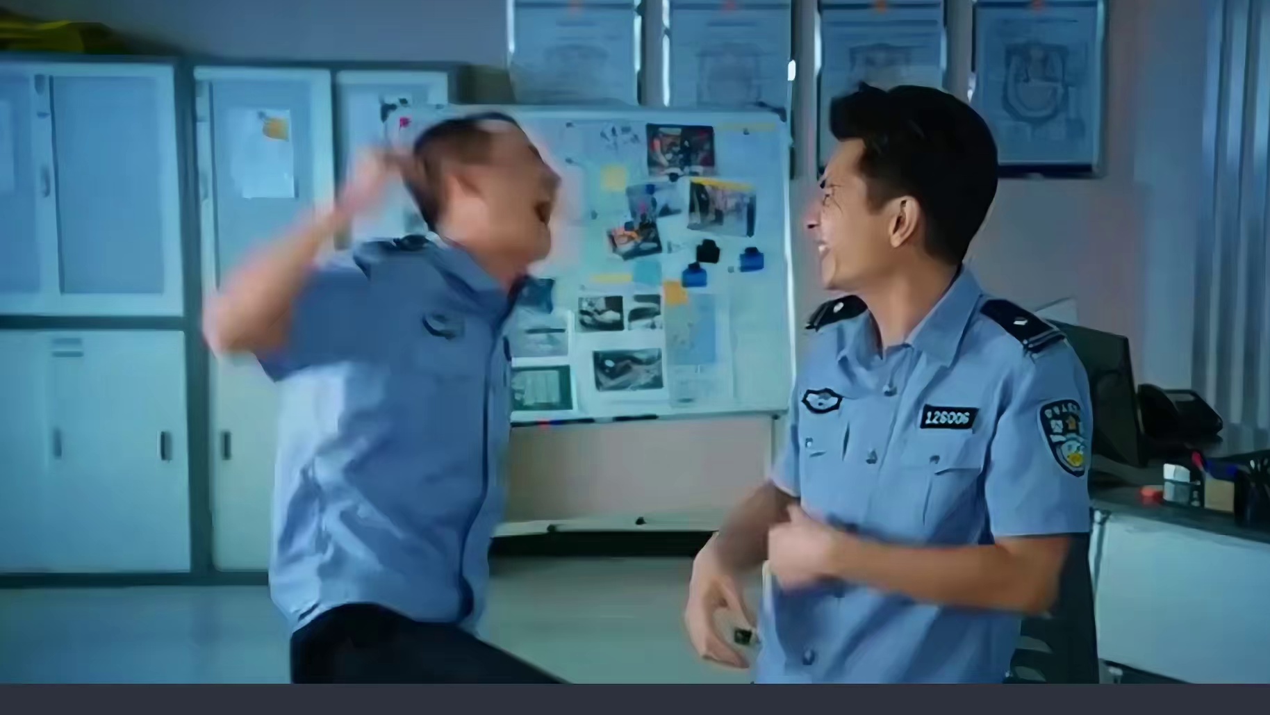 这副牌打的真是又紧张又刺激