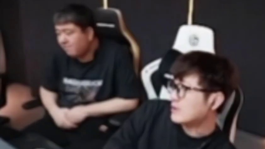 老白说AG是上届E W C 冠军 拥有直通名额 表示炫石拥有E W C名额也是基本上的事情