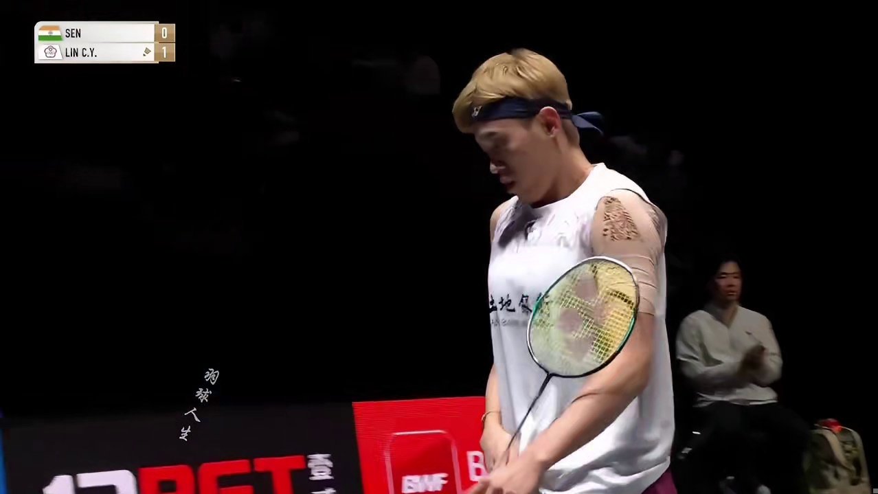【重炮对轰】林俊易火力全开艰难战胜印度一哥首夺全英冠军！