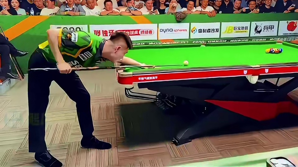 张堃鹏最快一杆大金 主播都口吐国粹 中八台球 斯诺克