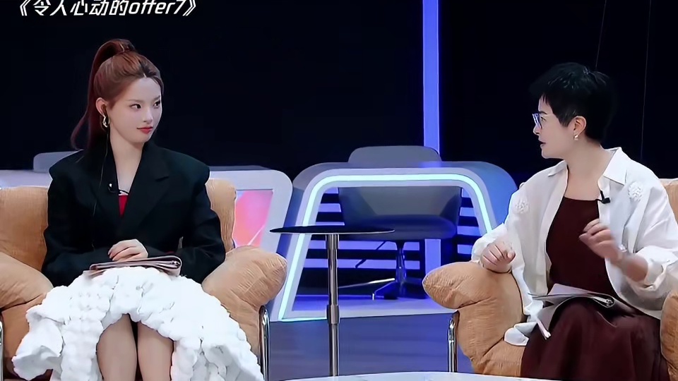 “陈铭本想给杨超越挖坑，结果差点把自己坑了”