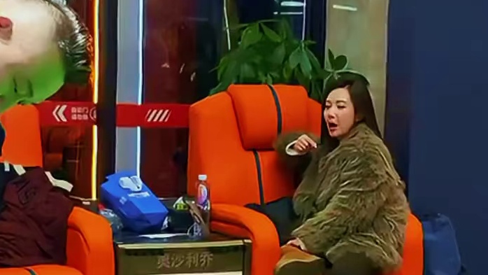 花枪王暴打冰冰姐 台球是一种生活 中八台球