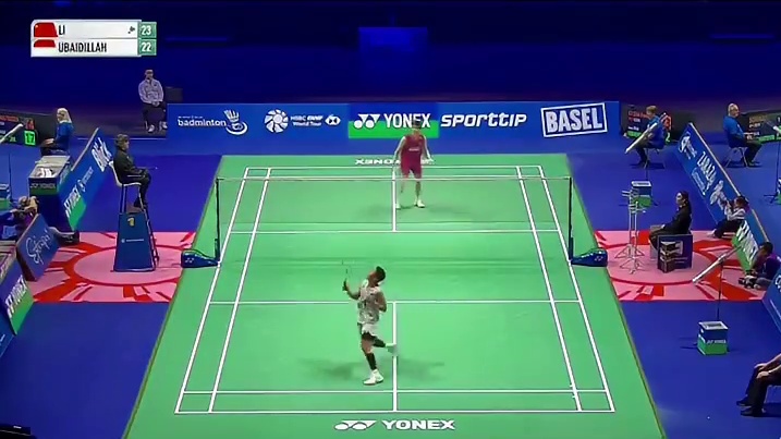 李诗沣首轮陷入鏖战，2-1战胜乌拜迪拉晋级。