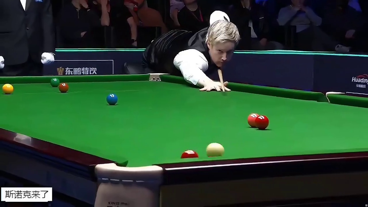 玉山世界公开赛，罗伯逊被观众干扰退赛，丁俊晖决胜局6-5绝杀握拳捶球台