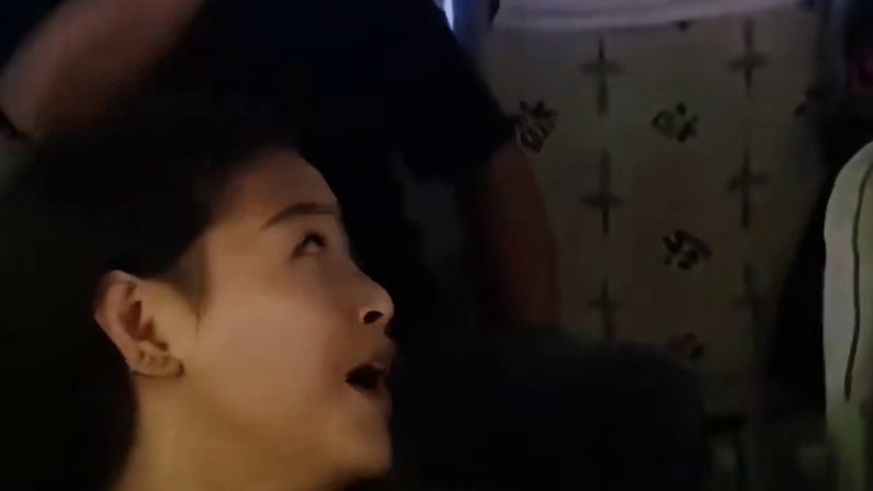 说话结巴真的会出事，这几个巴掌挨得猝不及防