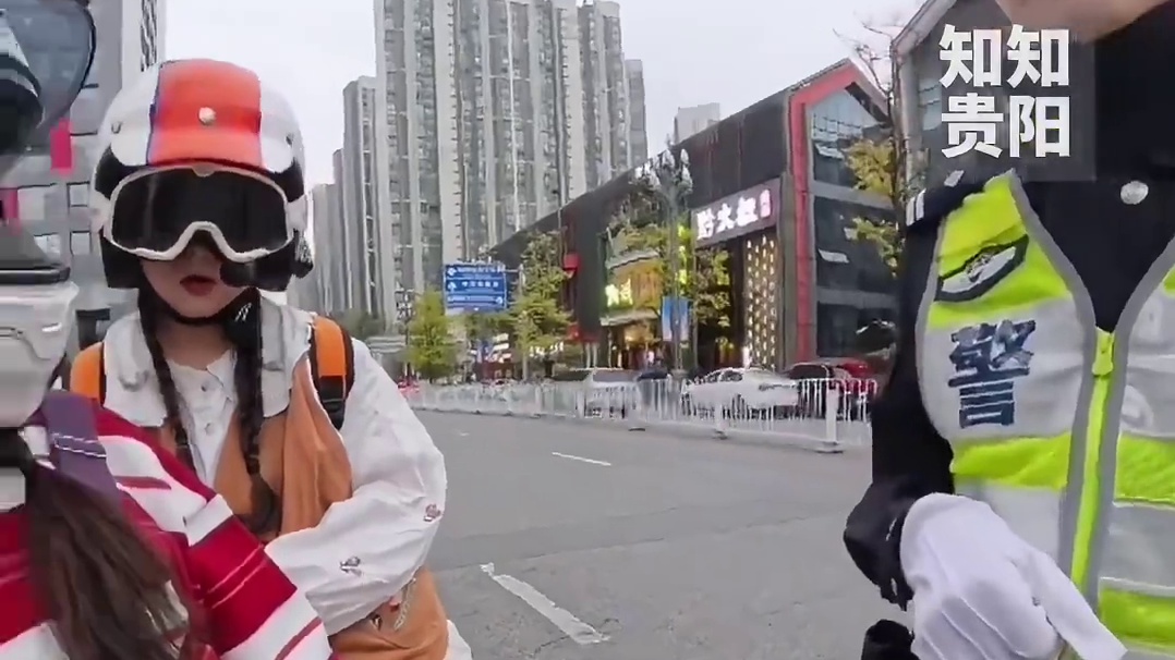 原来这就是南方小土豆吗？路遇交警姐姐检查，结尾万万没想到  ​