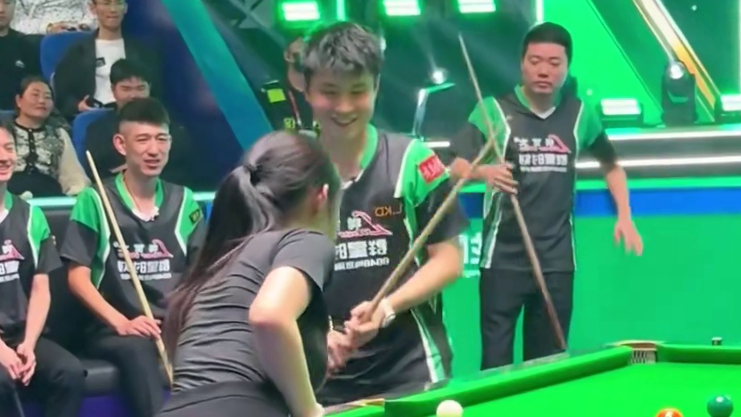 赵心童跨界打中式台球，感觉比斯诺克还难打啊？
