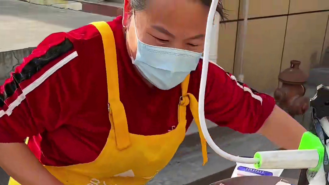 街边偶遇超便宜大饭团！小菜5毛一份！太爽了