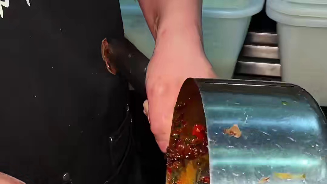 花3。5吃一碗南昌拌粉，还有皮蛋肉饼汤，划算吗