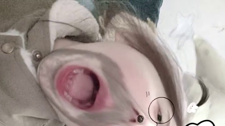 宝宝们想不想我 我想你们了ovo