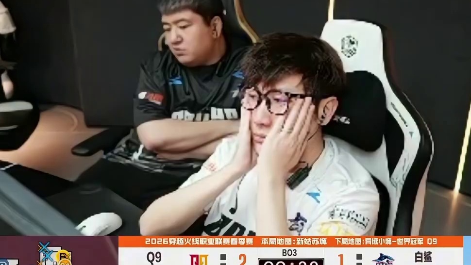 白鲨新人77发挥真的不错 577也牺牲了枪械优势，把QBZ给了宇大帅。#Q9koi白鲨N9正面交锋