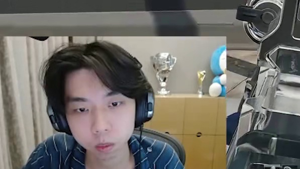 XDD皮皮夫妻航天二人世界！两口中控被诈骗,左神二员一修四！ 炮神粘人突然出现吓坏左神,配合炮神尽力