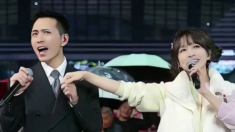 #文儿重庆奉节索图大舞台与索图对唱你莫走直播效果拉满