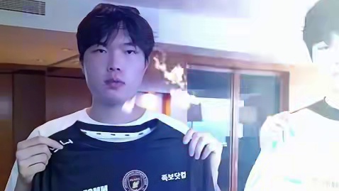 Social时间到 Bin与Clear交换队服，GALA与Diable交换队服