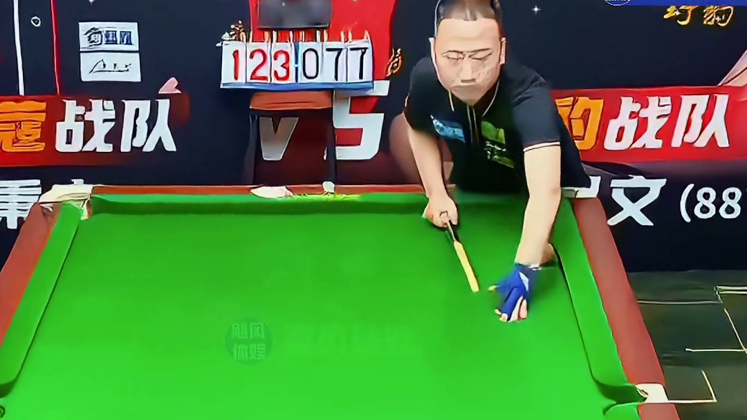 台子都没球了还给我做上了 台球是一种生活 中八台球