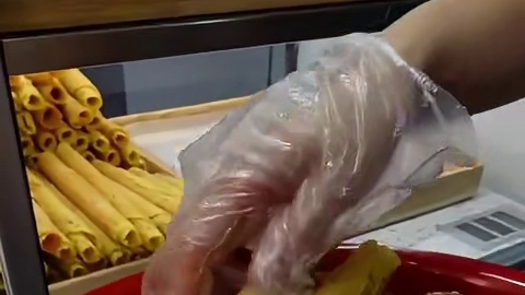 挑战一百元吃新中式糕点，用盆装是种怎么样的体验！看看能不能吃完？！