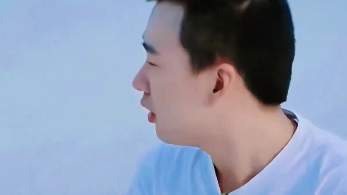 李雪琴套路郭麒麟，惹怒舒淇被打倒在地