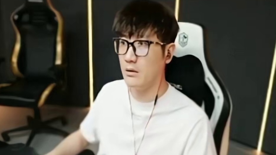 老白排位1V5单局24杀 咋就说不行下赛季给老白报个替补吧