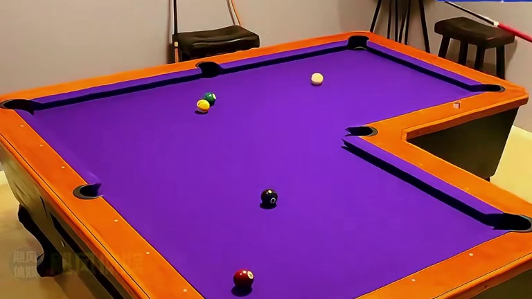 你绝对没有见过的异性球台 台球是一种生活