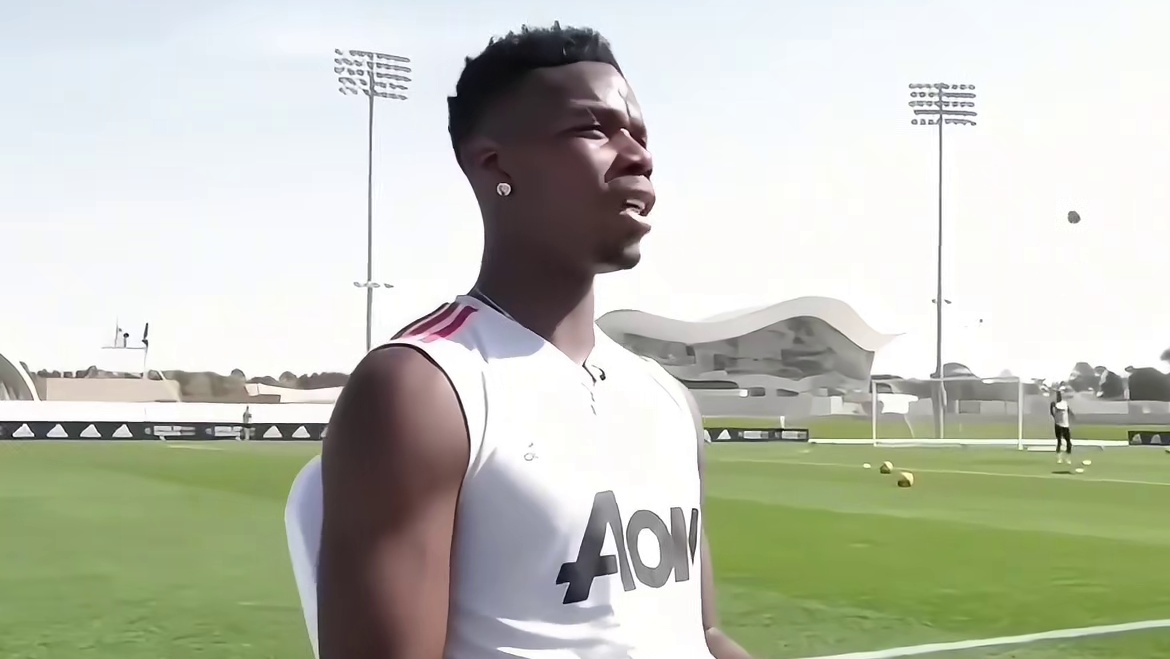 国足离世界水平只差一个停球系列，没有对比就没有任何伤害系列！