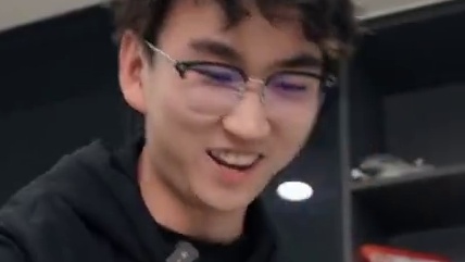 hin强的鸡爪，小老板们记得来看看怎么个事