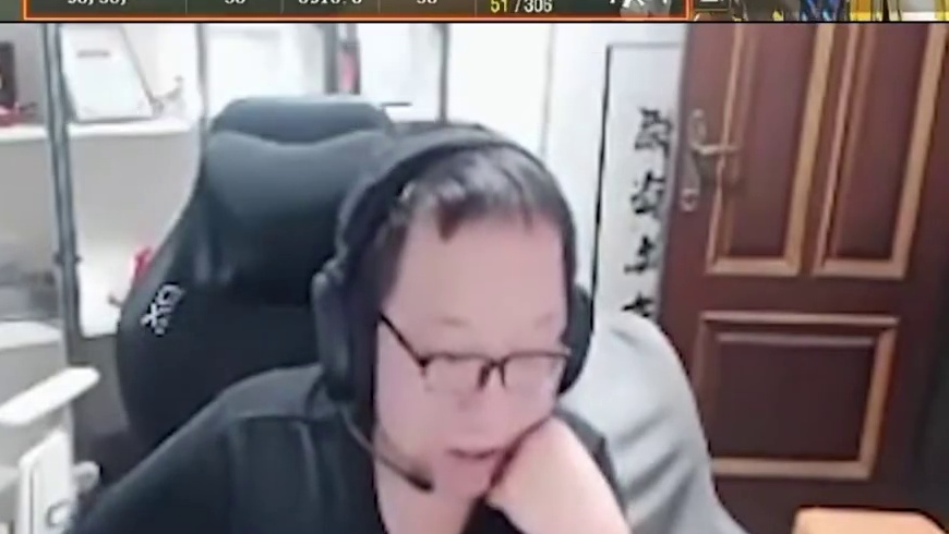 毛青说之前想办个比赛就当给林威发年终奖，结果这次林威连半决赛都没进