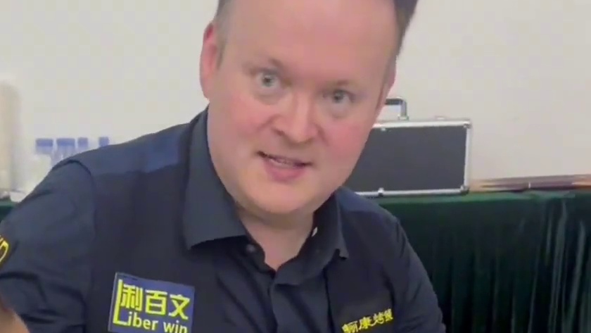 魔术师墨菲 6岁垫哥梦幻联动
小小身躯，大大热爱，这一幕太治愈了！
热爱不分年龄，梦想总有光芒