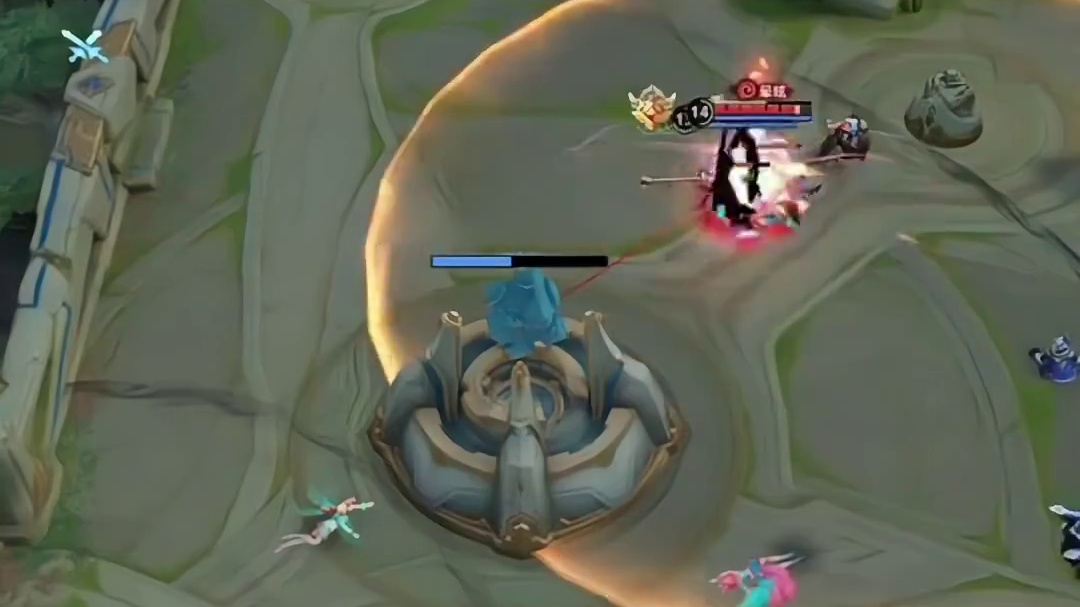 几十年后的元歌坐在公园长椅上突然笑了一下（cr： ）