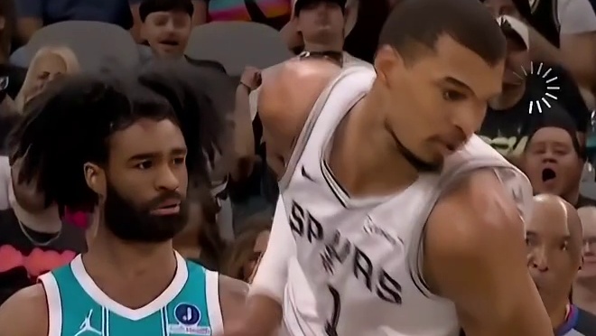 科比怀特被文班盖出表情包#篮球