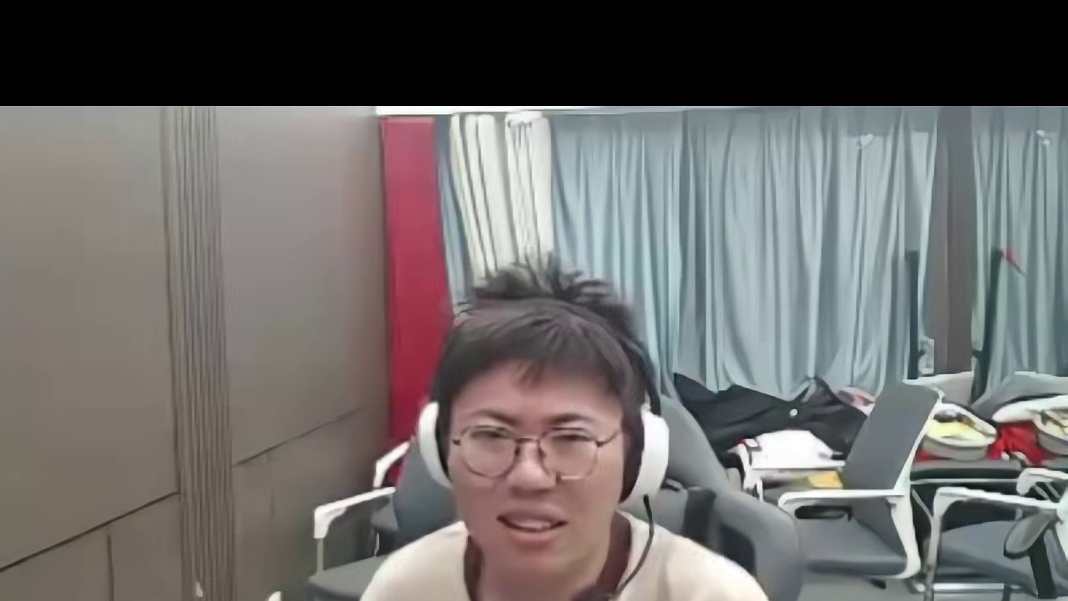 狂魔哥观看coke的爱情AI短片！被AI神力震惊！