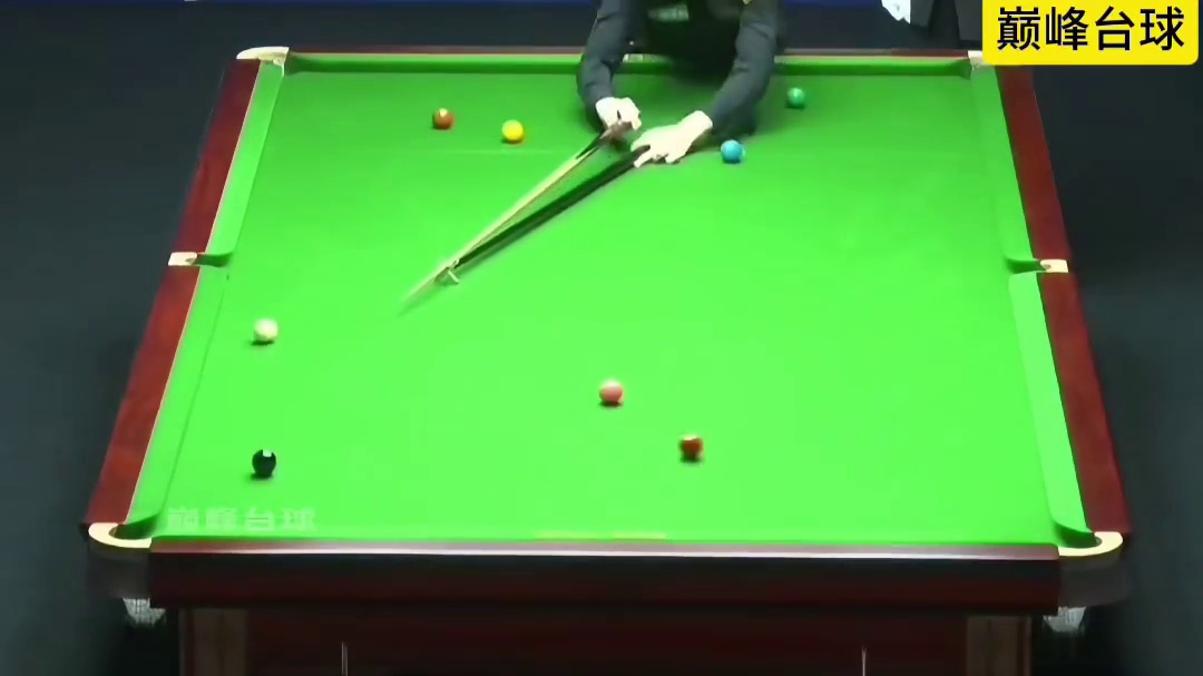 马克威廉姆斯以5比4险胜肖国栋，二人携手为球迷奉献了一场精彩的比赛