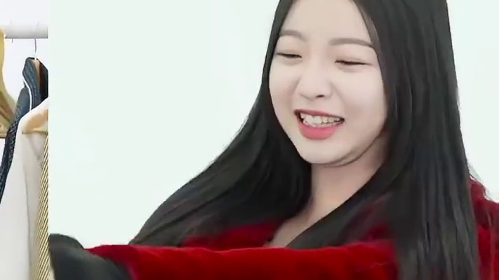 韩国整活综艺，盲猜女主播一天的穿搭