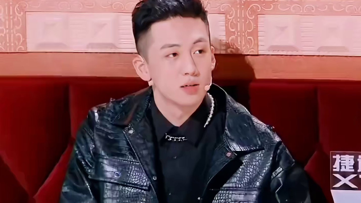 杨迪：妹妹！今天是你的生日！给我坚强！这点油算什么！