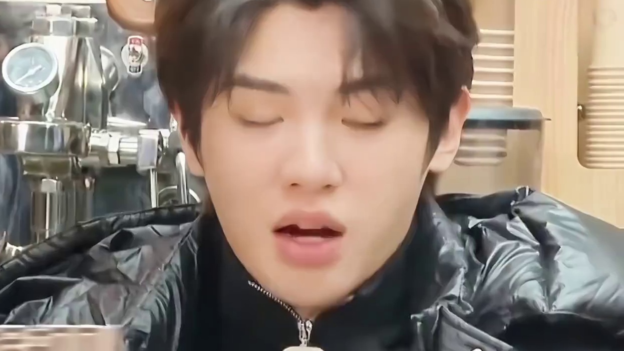 龚俊：都是我最喜欢吃的，黄明昊：那你吃，反正我都不好吃！