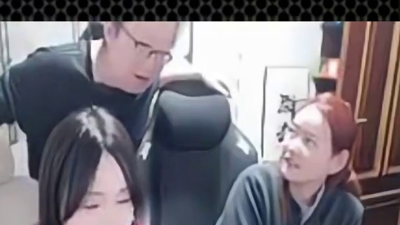 菲姐嘲讽绝迹打了15年CF 一个神经枪沙丘三杀要吹一辈子