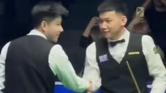 赵心童世界公开赛双赛点局5：4战胜龙泽煌，最后一局超分后单手进粉！斯诺克玉山