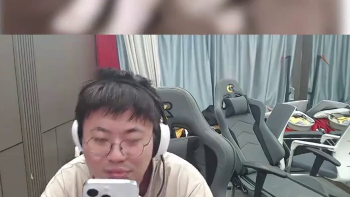 狂魔哥在某鱼搜自己！内容太逆天了！