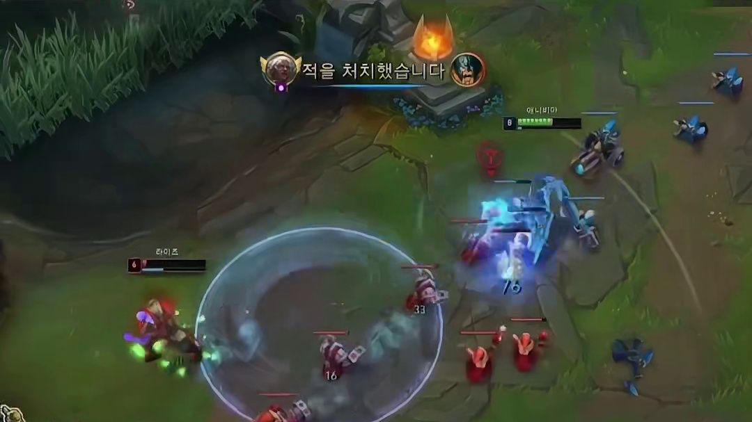 Faker嘲笑大师场瑞兹 居然那么执迷不悟想击杀自己 根本不管自己血量