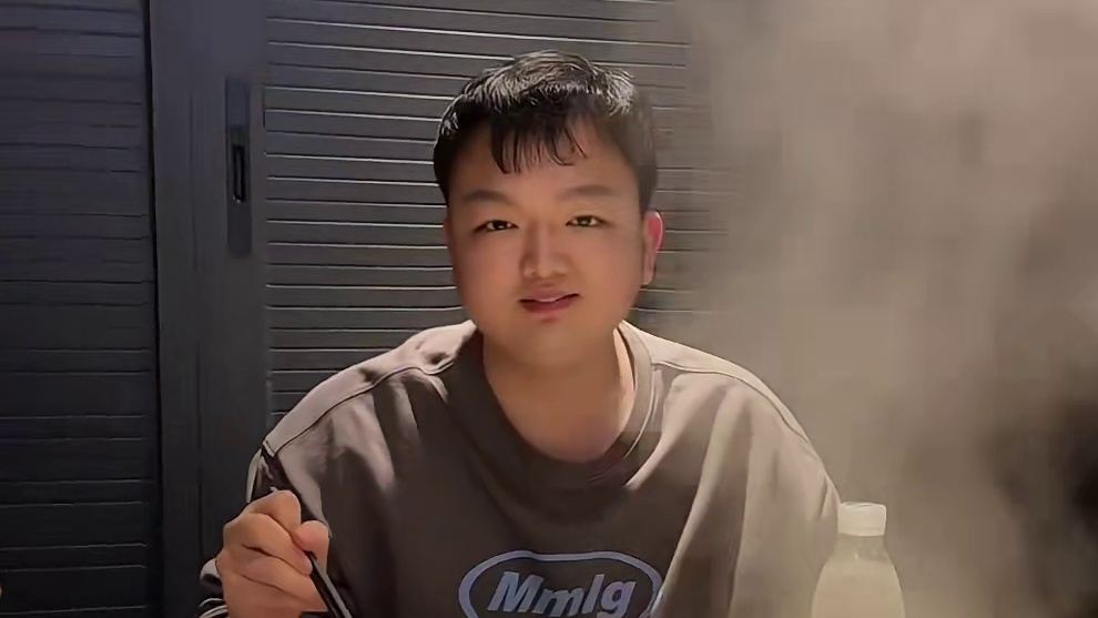 复盘完吃一口，调整状态，继续加油。