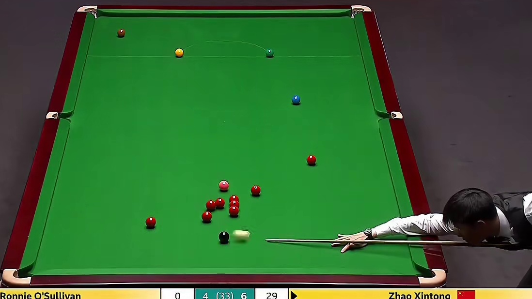 准的不讲道理！赵心童顶级长台一箭穿心，专打奥沙利文心脏，4连鞭势不可挡