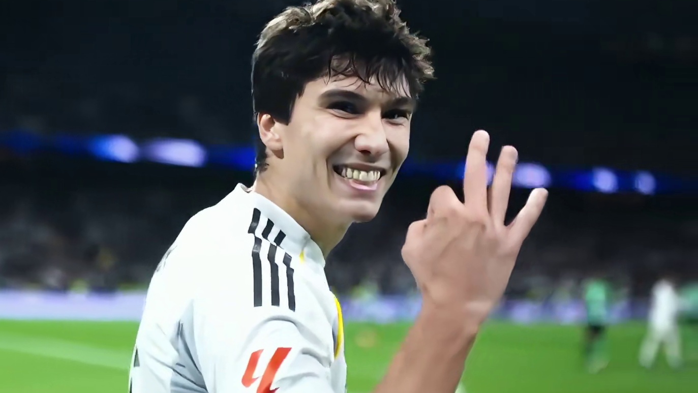 头球抢点！凌空爆射！脚后跟巧射！皇马青训小将 完美帽子戏法闪耀伯纳乌， 起立为其鼓掌