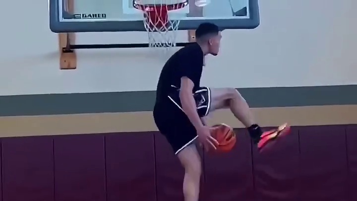 nba历史上最难的扣篮，真的有人能完成吗