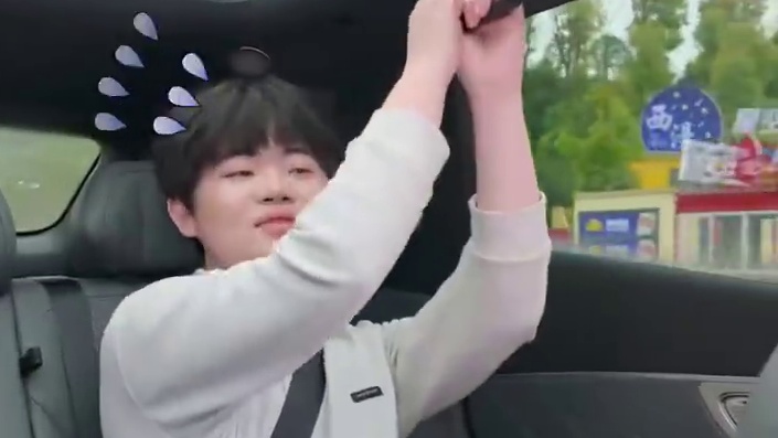 清清不愧是专业，老司机小马为你服务
  ​​​