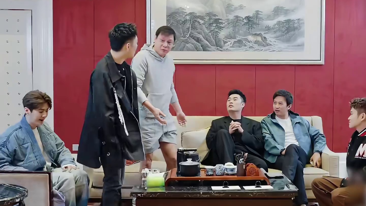 范志毅：对不起我刚说话的声音有点大