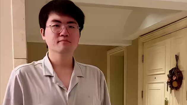 所有人给我站一边，我的兄弟驾到了！